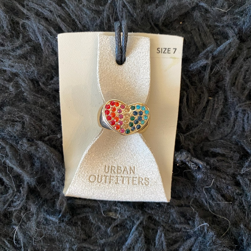 Urban Outfitters OU Rainbow Crystal Heart Ring Size 7 NWT
